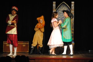 O gato de botas EIJ3T e EF01T 2018-08-22 FT (23) O gato de botas EIJ3T e EF01T 2018-08-22 FT (23)