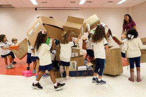 Brincadeiras com caixas de papelao EIJ2T2 2019-03-22 FT (16)-13 Brincadeiras com caixas de papelao EIJ2T2 2019-03-22 FT (16)-13