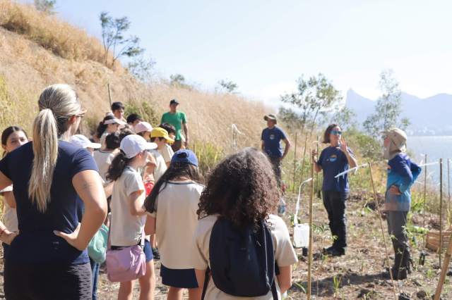 por um mundo melhor 2025