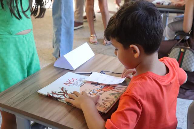 Livro Nós os autores