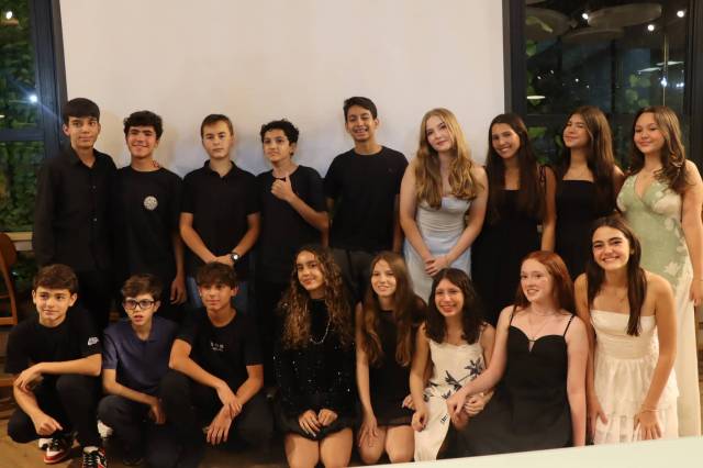 Encerramento Bilíngue Middle